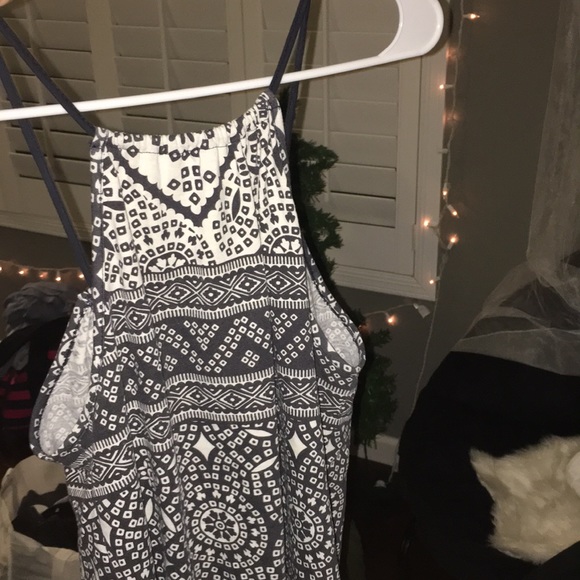 Open back w/tie b&w top!!💌 - Picture 4 of 4